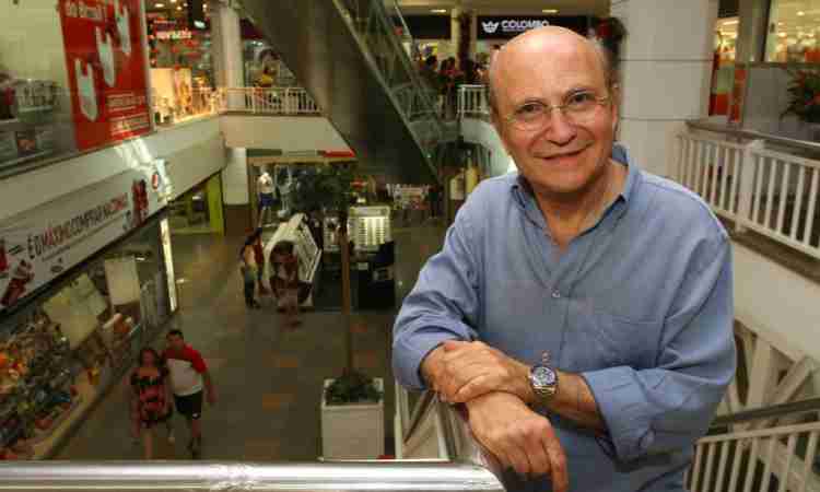 Adm. João Soares Neto relembra trajetória histórica dos 60 anos da Administração no Brasil